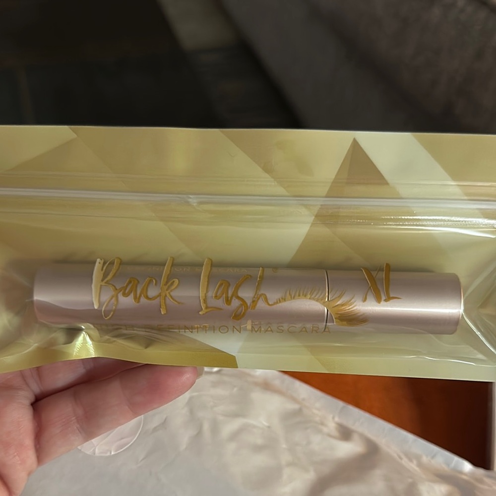 Belle by Kim Gravel Back Lash Mascara - Gold